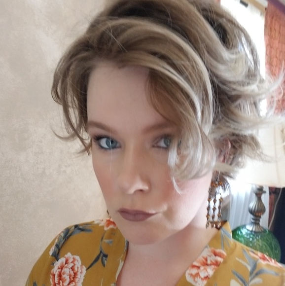 Meet your Posher, Miriam - Picture 3 of 4